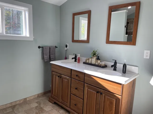 $550,000 | 21 Lake Avenue, Franklin, NH 03235