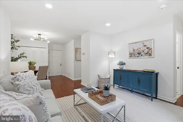$395,000 | 1020 North Stafford Street, Unit 405, Arlington, VA 22203