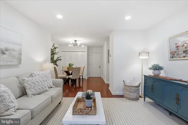 $395,000 | 1020 North Stafford Street, Unit 405, Arlington, VA 22203