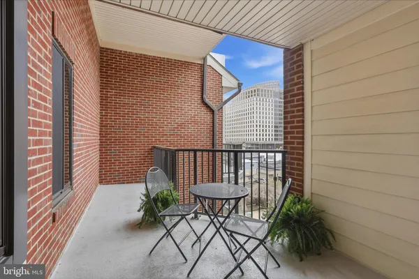 $395,000 | 1020 North Stafford Street, Unit 405, Arlington, VA 22203