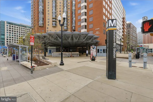 $395,000 | 1020 North Stafford Street, Unit 405, Arlington, VA 22203