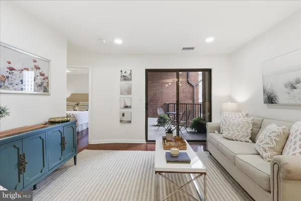 $395,000 | 1020 North Stafford Street, Unit 405, Arlington, VA 22203