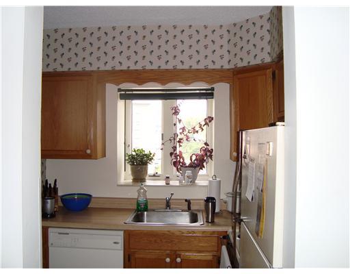 520 Washington Road, Unit 606 Mt. Lebanon, PA 15228 - Photo 2 of 7 Kitchen. Nice deep windowsill for plants. Larger than it appears!