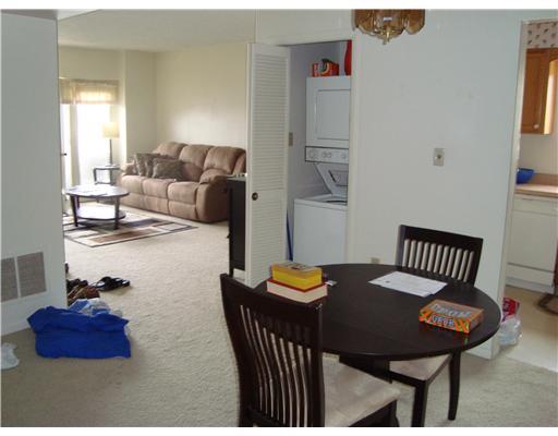 520 Washington Road, Unit 606 Mt. Lebanon, PA 15228 - Photo 5 of 7 Dining Room. Need a table for 4? It will fit as well. Check out the stacked W/D included.