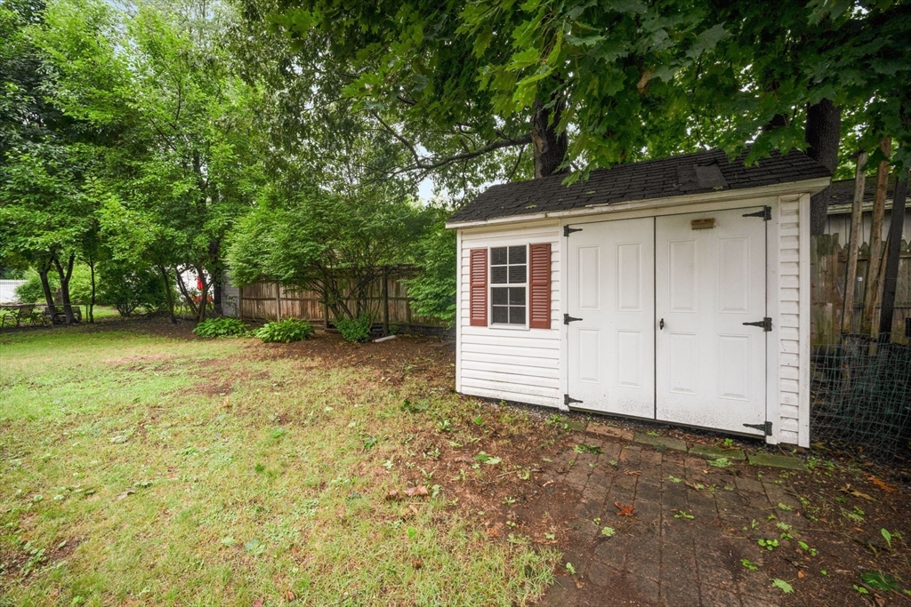 212 Emerson Street Springfield, MA 01118 - Photo 32 of 38 Gallery Image 32