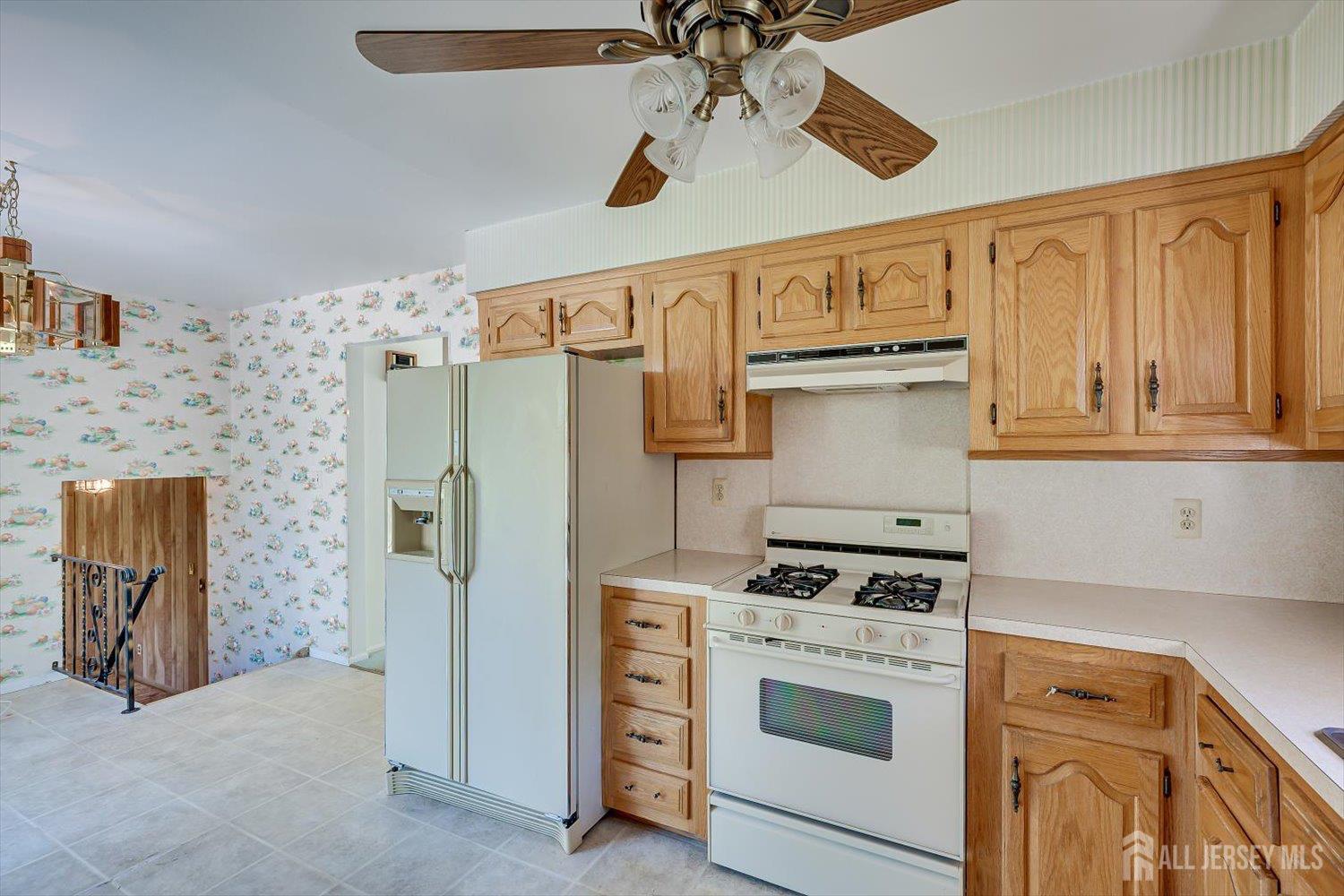 9 Annette Drive Edison, NJ 08820 - Photo 12 of 35