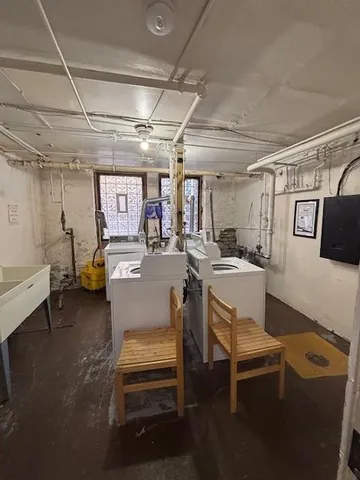 $895 | 1401 Willow Street, Unit 9, Minneapolis, MN 55403