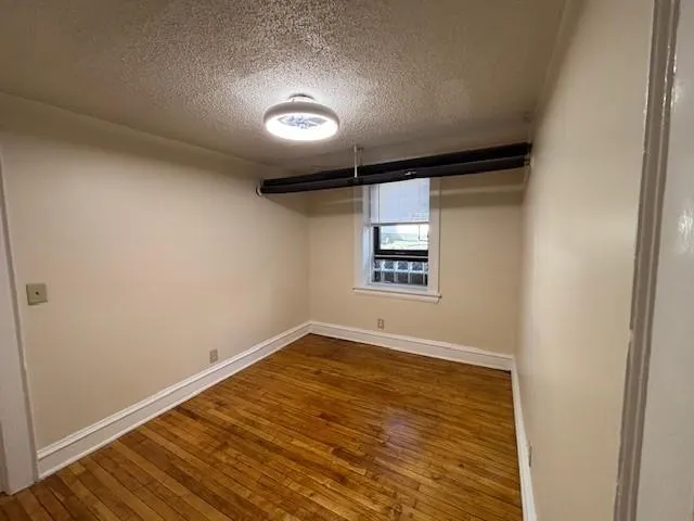 $895 | 1401 Willow Street, Unit 9, Minneapolis, MN 55403