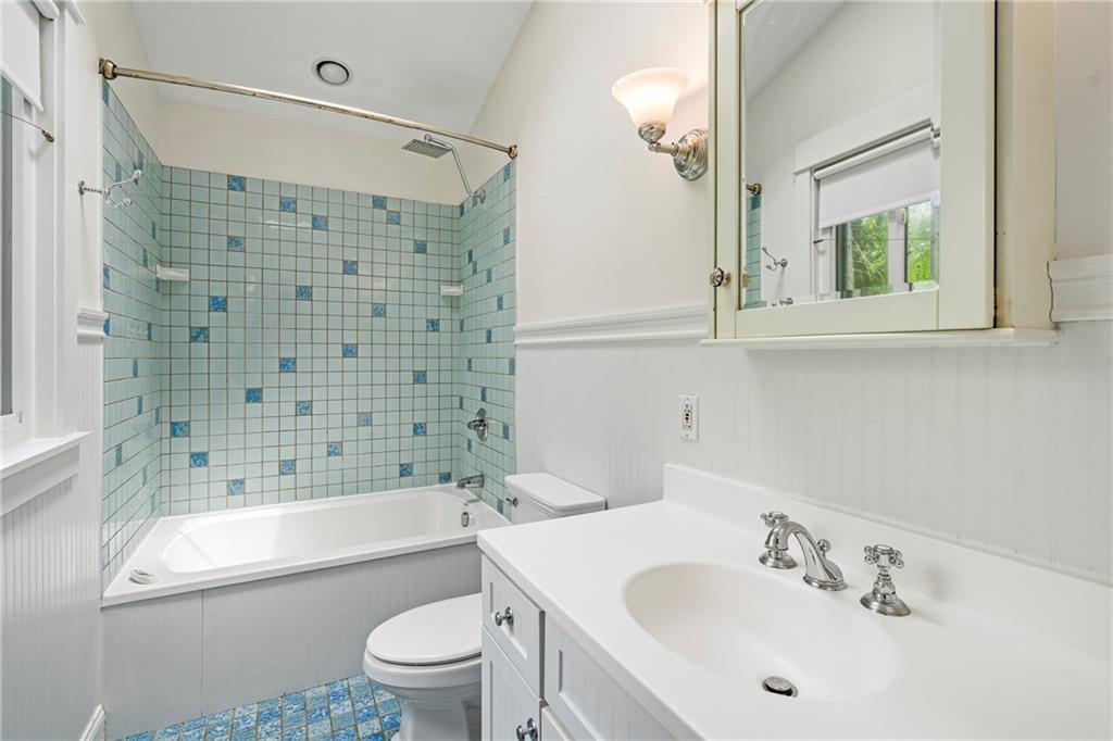 301 Redgate Road Sewickley, PA 15143 - Photo 12 of 20 FULL BATHROOM