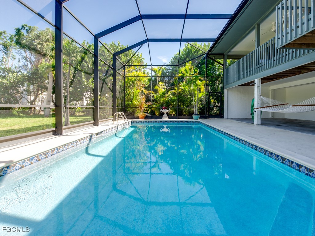 1379 Albatross Road Sanibel, FL 33957 - Photo 37 of 50