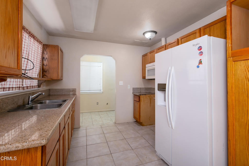 45027 Division Street Lancaster, CA 93535 - Photo 8 of 27