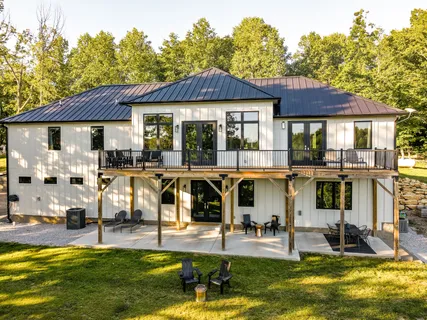 $1,230,250 | 1058 Paiute Trail, Pegram, TN 37143