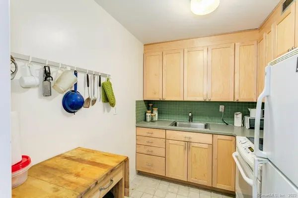 $150,000 | 100 York Street, Unit 12E, New Haven, CT 06511