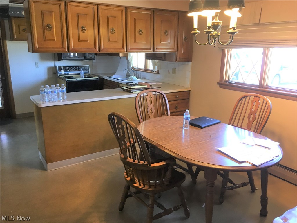 43825 Middle Ridge Road Lorain, OH 44053 - Photo 9 of 33 Eat in Kitchen area