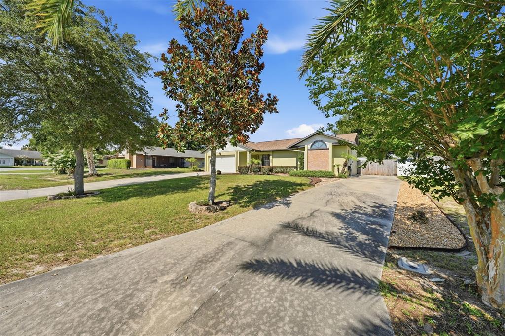 103 Ridgecrest Drive Eustis, FL 32726 - Photo 4 of 51