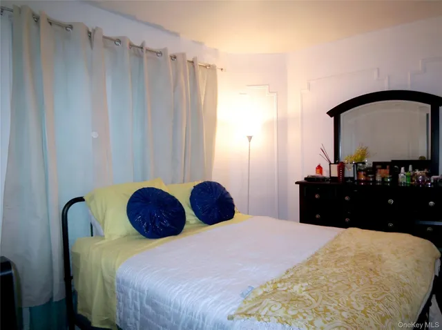 $699,900 | 1719 Bussing Avenue | Wakefield