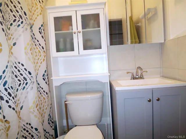 $699,900 | 1719 Bussing Avenue | Wakefield