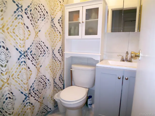 $699,900 | 1719 Bussing Avenue | Wakefield