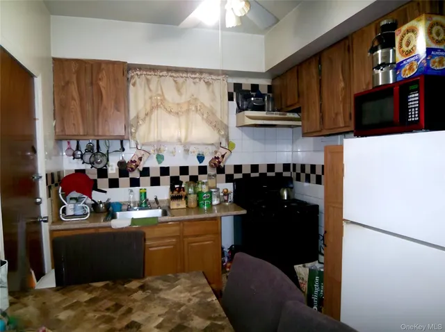 $699,900 | 1719 Bussing Avenue | Wakefield