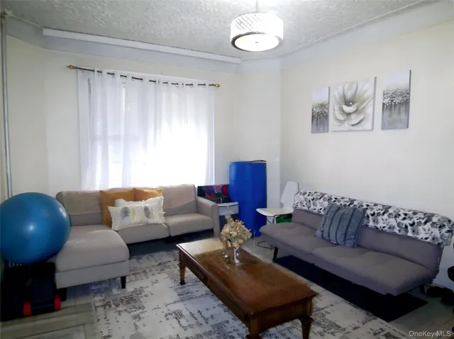 $699,900 | 1719 Bussing Avenue | Wakefield