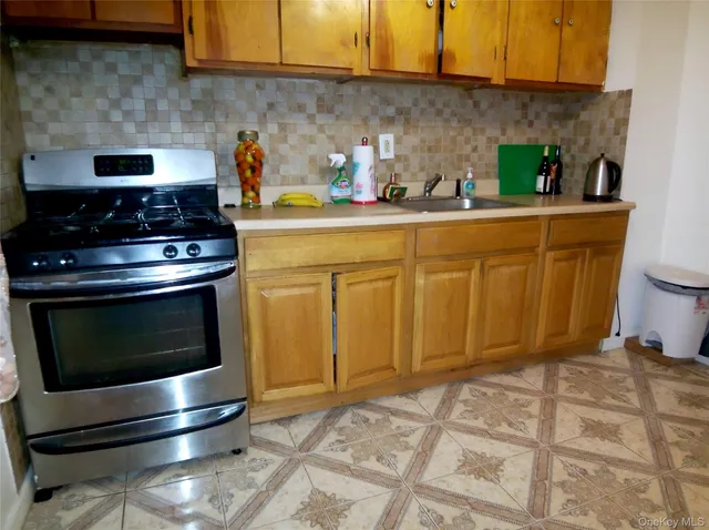 $699,900 | 1719 Bussing Avenue | Wakefield