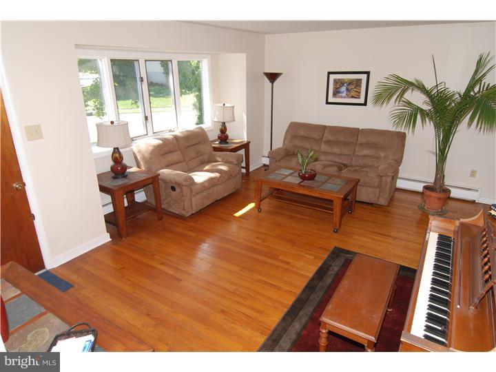 8 Shakespeare Drive Sinking Spring, PA 19608 - Photo 2 of 24 Gallery Image 2