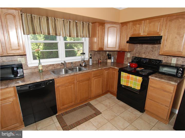 8 Shakespeare Drive Sinking Spring, PA 19608 - Photo 6 of 24 Gallery Image 6