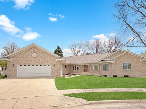 $460,000 | 103 Whitney Circle, Marshall, MN 56258