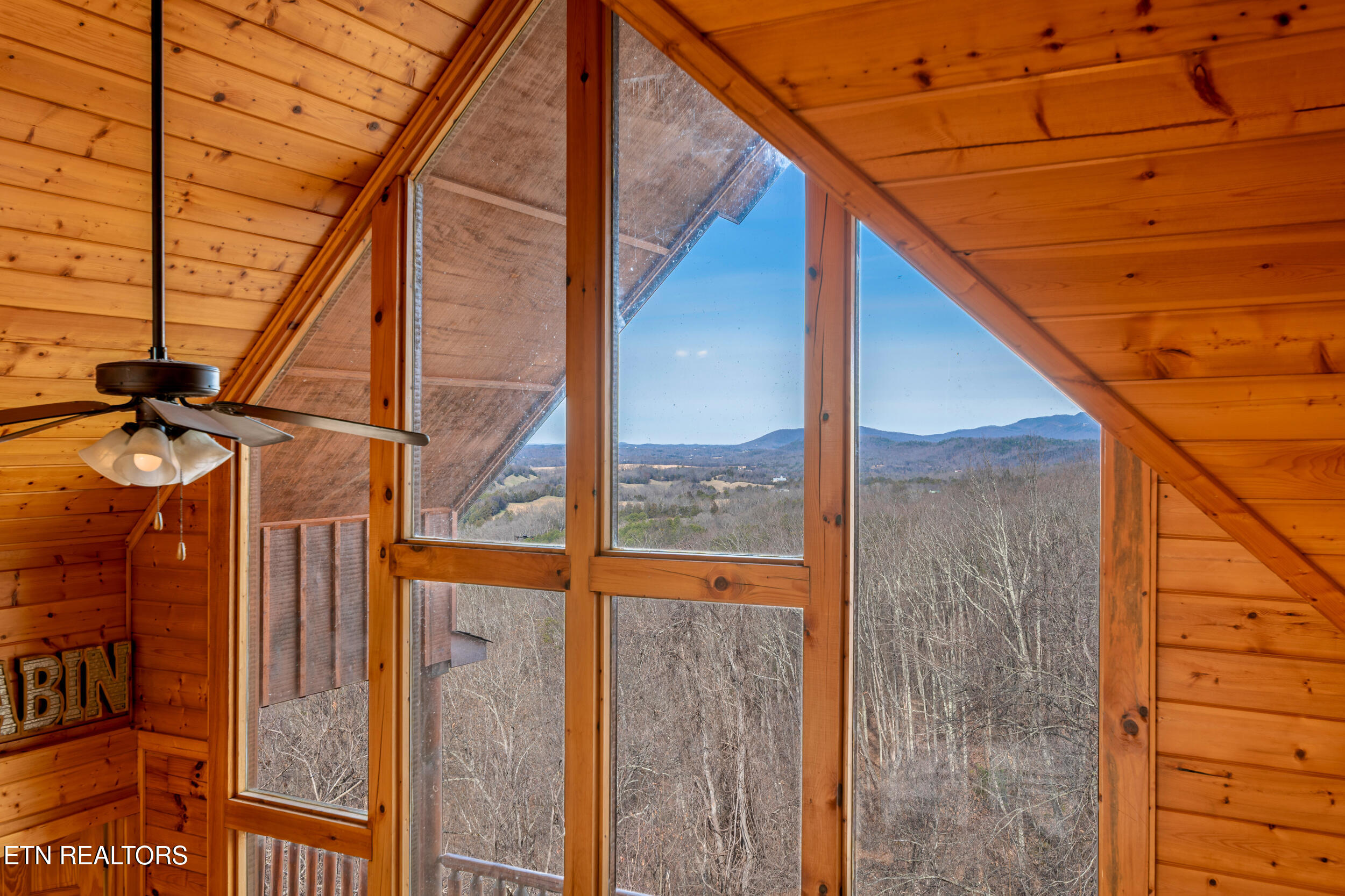 1549 Bears Den Way Sevierville, TN 37862 - Photo 4 of 41 1549 bears den way-32