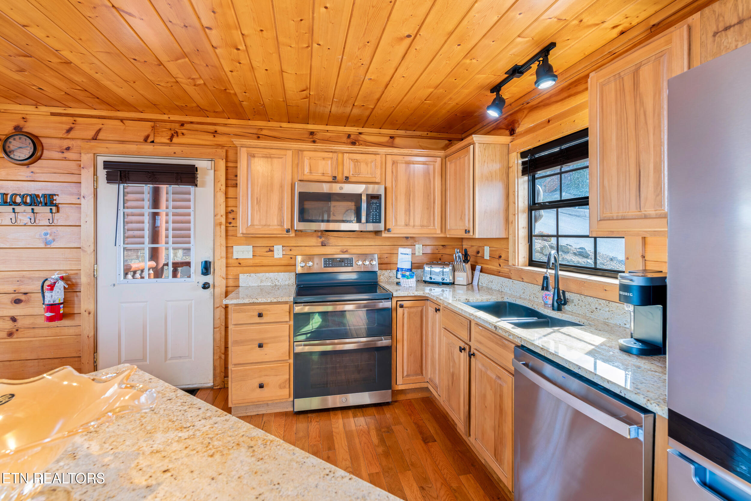 1549 Bears Den Way Sevierville, TN 37862 - Photo 9 of 41 1549 bears den way-11