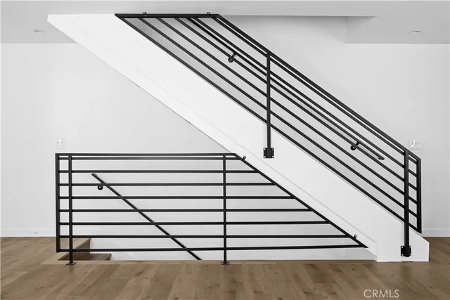 $3,895 | 6830 Hazeltine Avenue, Unit 2, Van Nuys, CA 91405