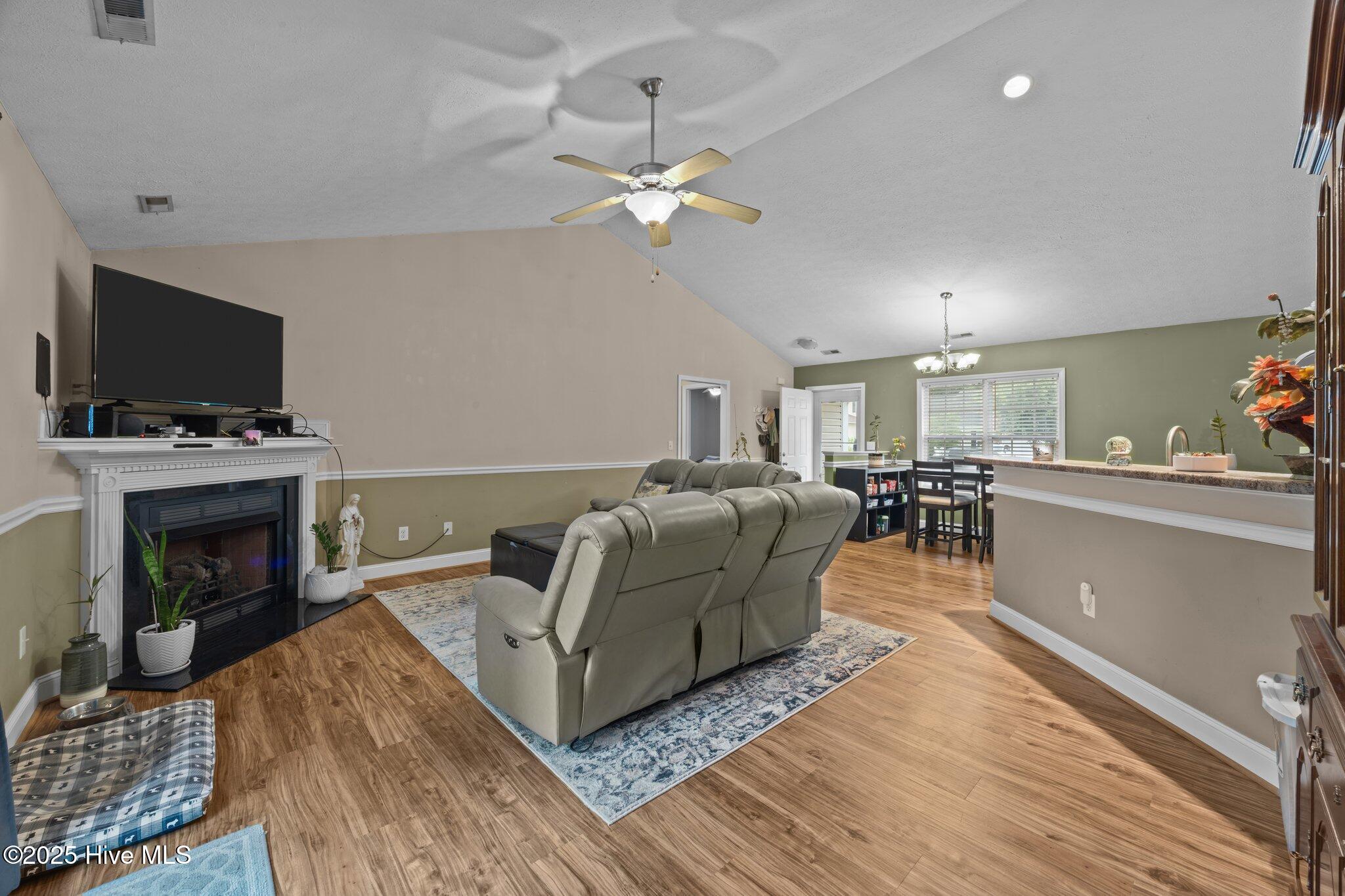 3106 John Willis Road New Bern, NC 28562 - Photo 15 of 31 living room