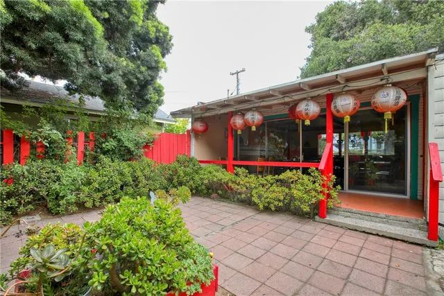a view of a entryway door of the building