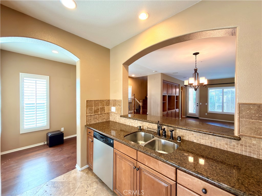 4140 Garvey Way Riverside, CA 92501 - Photo 8 of 48 Gallery Image 8