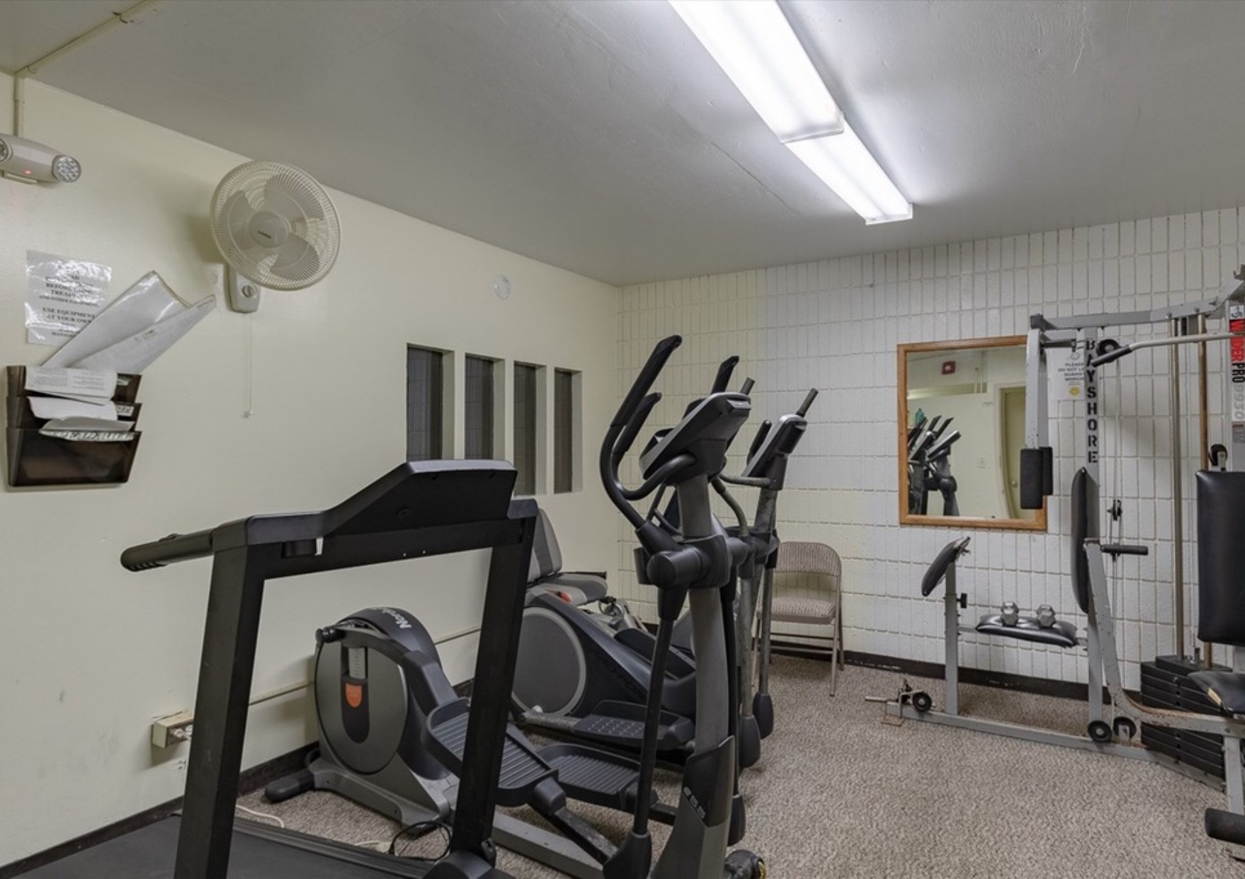 84 Pukihae Street, Unit 804 Hilo, HI 96720 - Photo 14 of 16 a view of a room with gym equipment