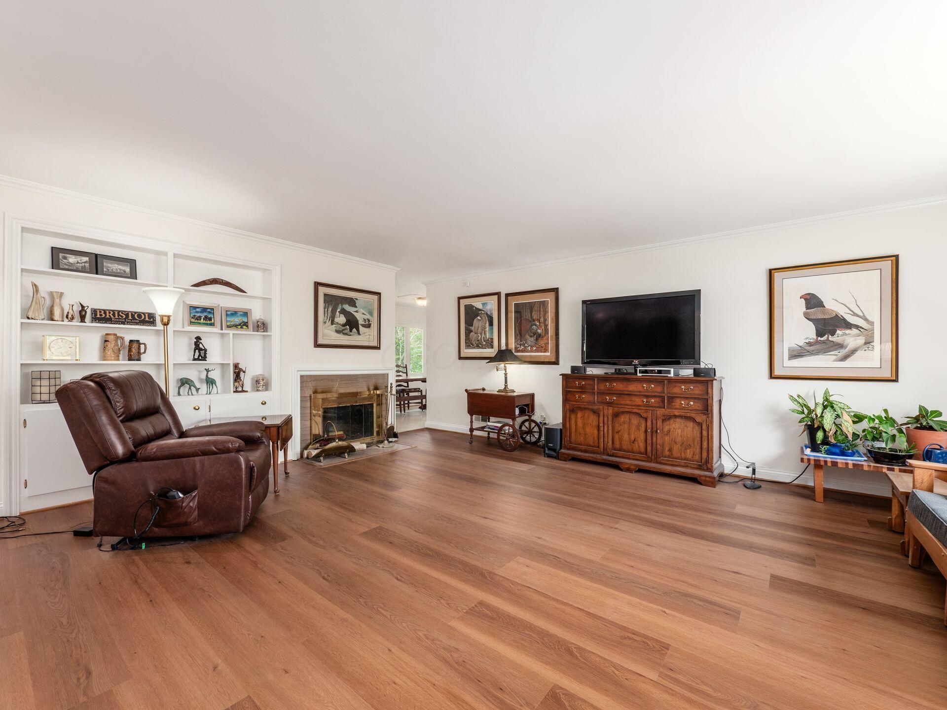 2252 Johnston Road Columbus, OH 43220 - Photo 11 of 50 Living Room - 19'1" x 17'7", Wood Floors, Large Picture Window, Fireplac