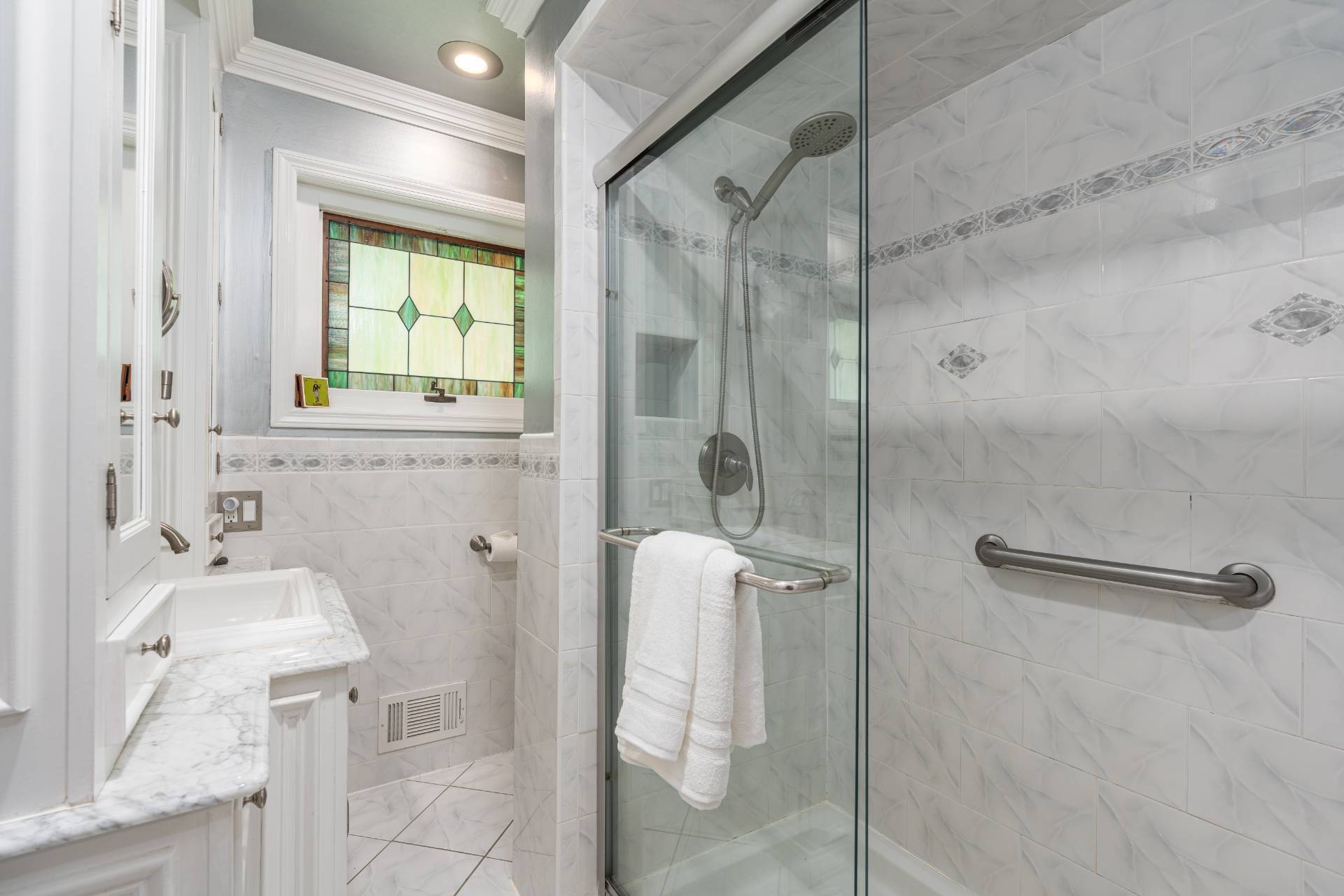 3825 Stars Road East Marion, NY 11939 - Photo 11 of 18 Gallery Image 11