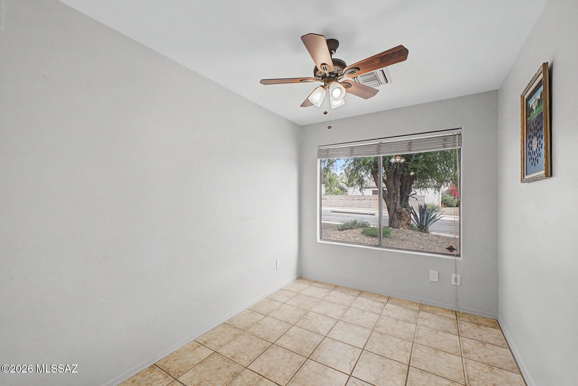 301 West Greys Road Tucson, AZ 85737 - Photo 26 of 34 Office