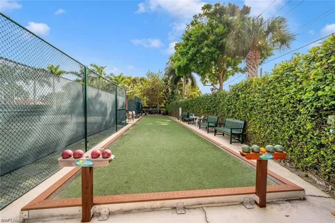 $625,000 | 515 Beachwalk Circle, Naples, FL 34108
