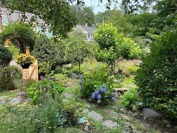 12 Smith Avenue Lexington, MA 02420 - Photo 33 of 36