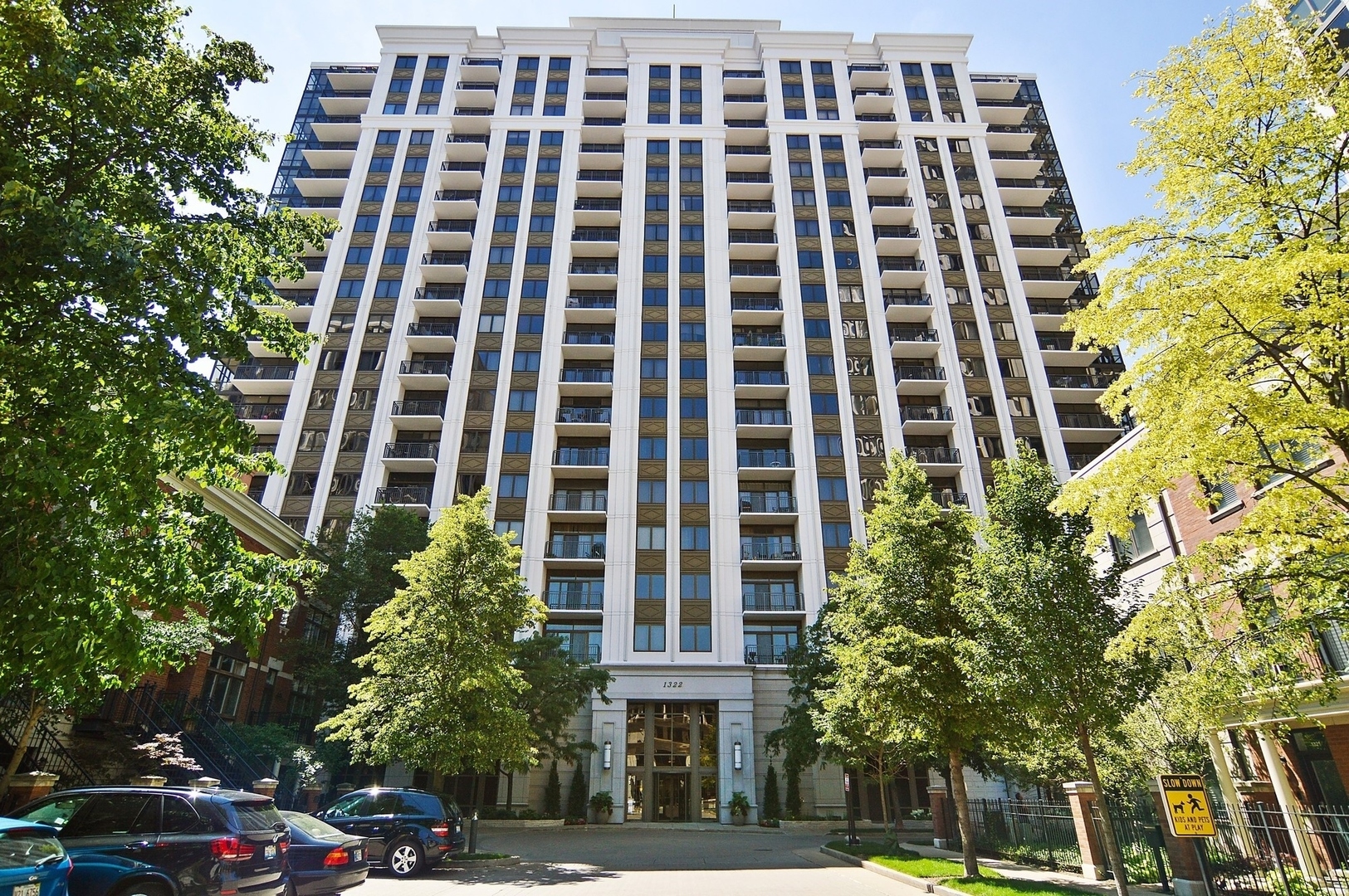 1322 South Prairie Avenue, Unit 801 Chicago, IL 60605 - Photo 1 of 24 front view of a building