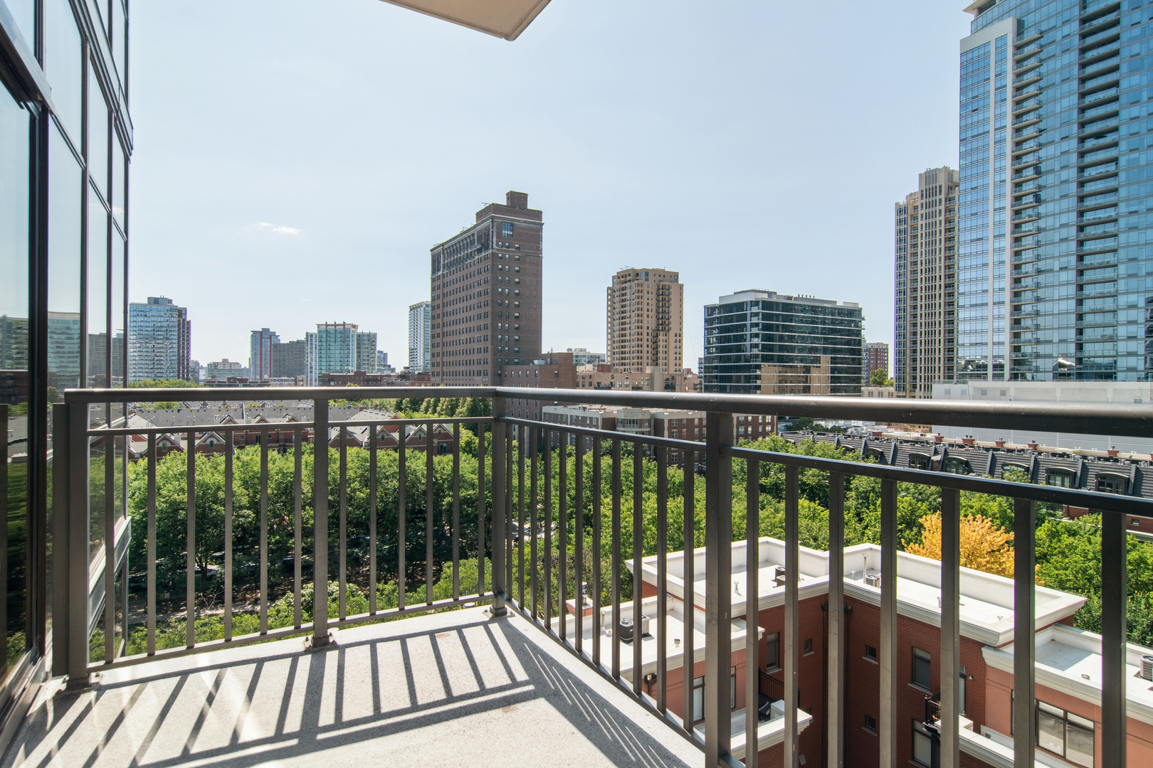 1322 South Prairie Avenue, Unit 801 Chicago, IL 60605 - Photo 16 of 24 a view of a balcony with city