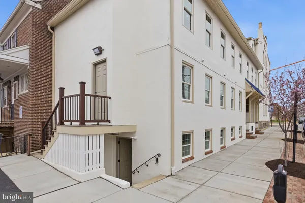 $2,400 | 100 West Front Street, Unit 1B, Media, PA 19063