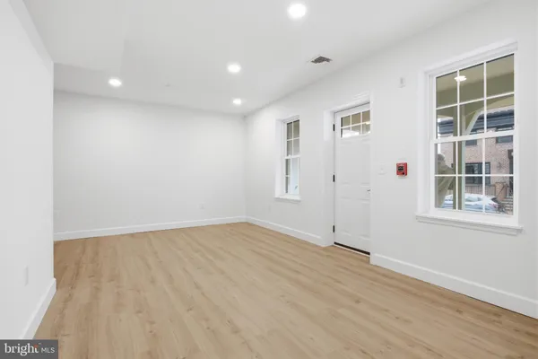 $2,400 | 100 West Front Street, Unit 1B, Media, PA 19063