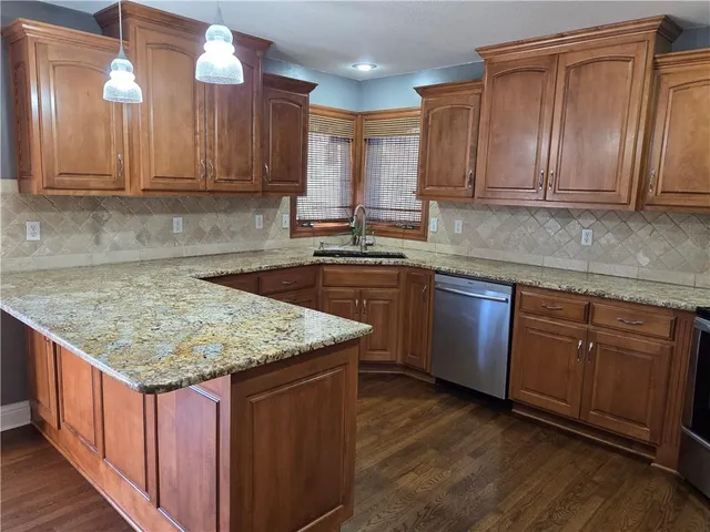 $405,000 | 18909 East 34th Terrace South, Independence, MO 64057