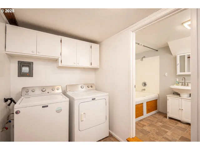 $375,000 | 3198 Pheasant Boulevard, Springfield, OR 97477