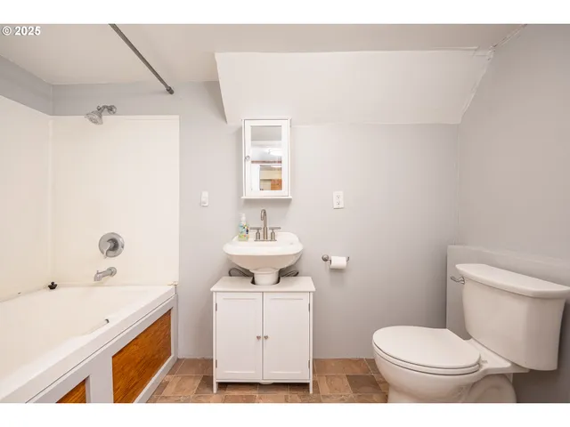 $375,000 | 3198 Pheasant Boulevard, Springfield, OR 97477