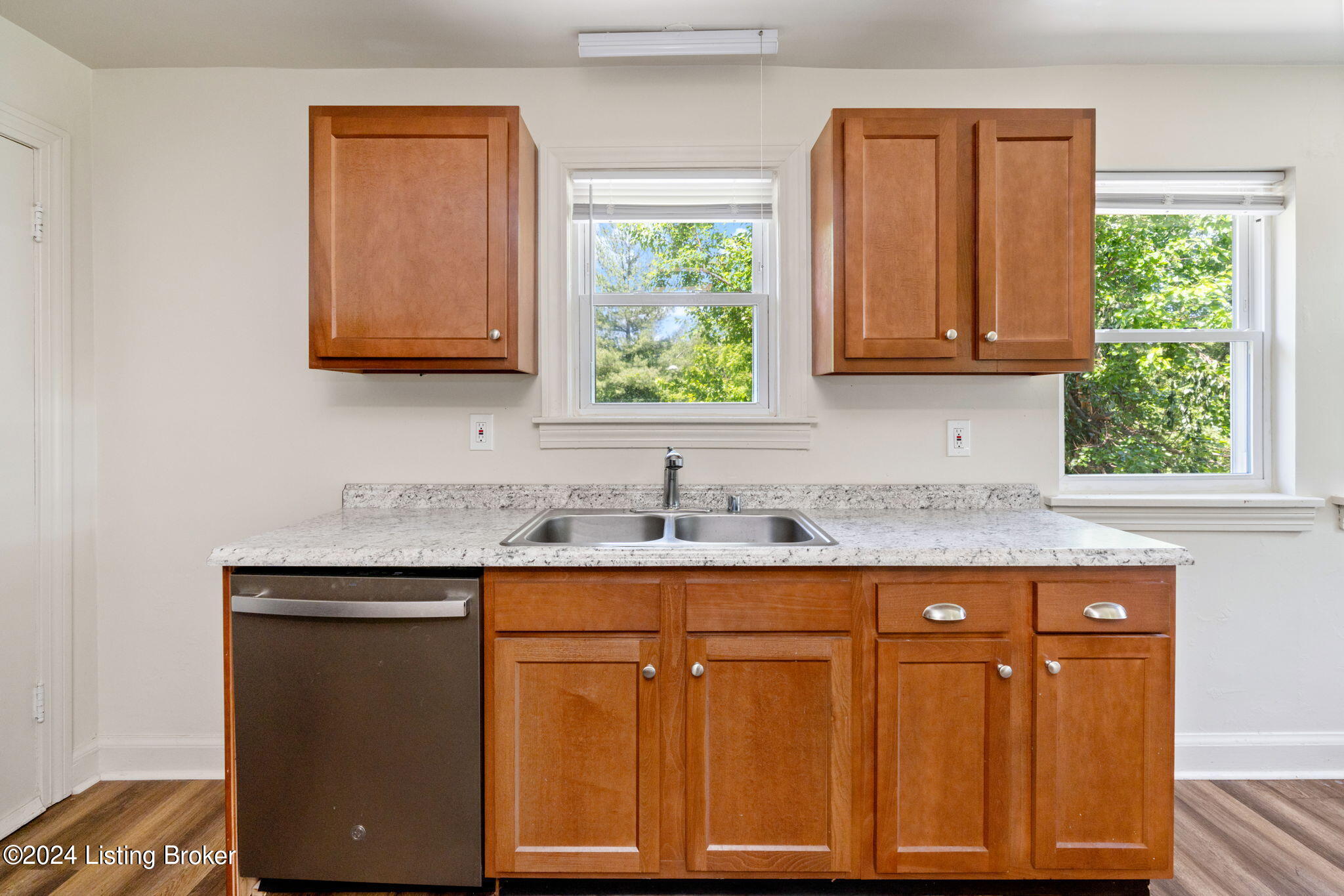 3210 Maple Road Louisville, KY 40299 - Photo 17 of 41 Eat-In Kitchen