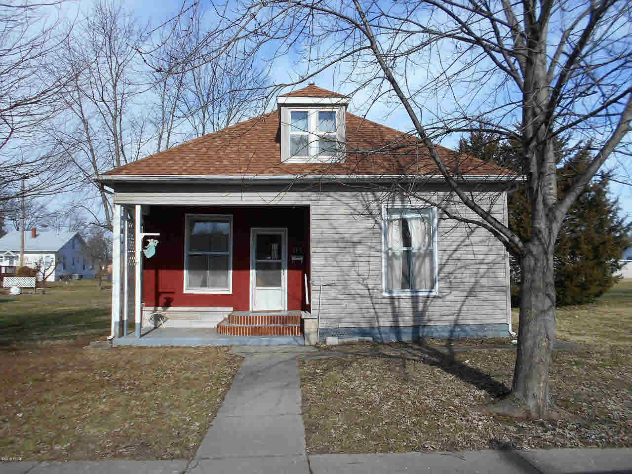 319 Fair Flora, IL 62839 - Photo 1 of 6 Gallery Image 1