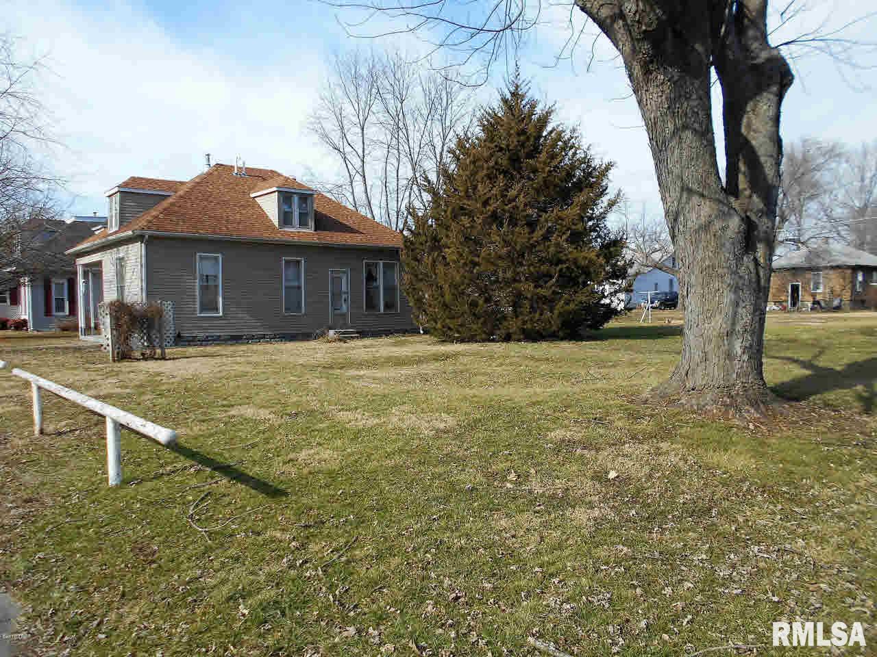 319 Fair Flora, IL 62839 - Photo 6 of 6 Gallery Image 6
